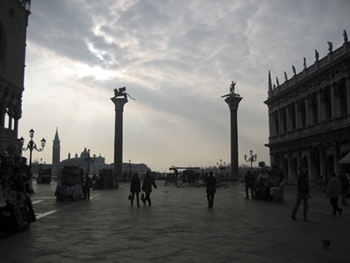 Piazzetta im Gegenlicht mit Blick auf San Giorgio